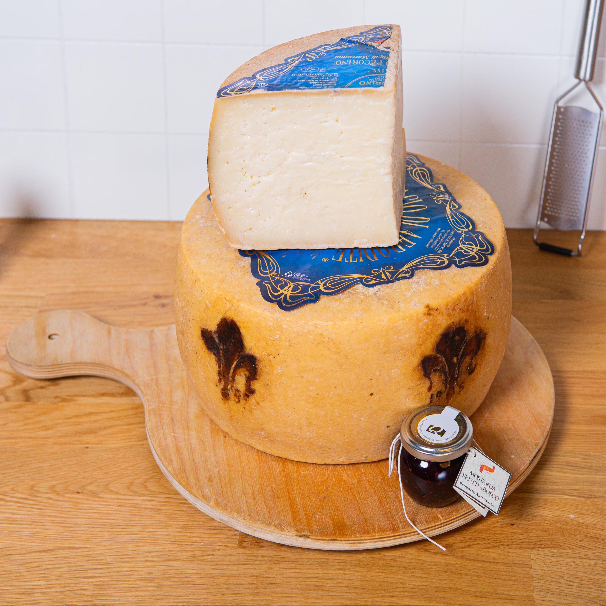 Pecorino Cacio di Afrodite - Il Fiorino 300gr - immagine 3
