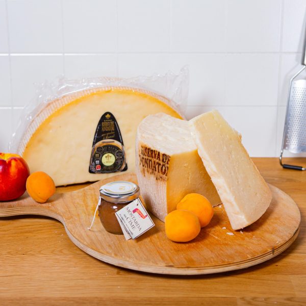 Alternative view of Pecorino stagionato Riserva del Fondatore - Il Fiorino 300gr