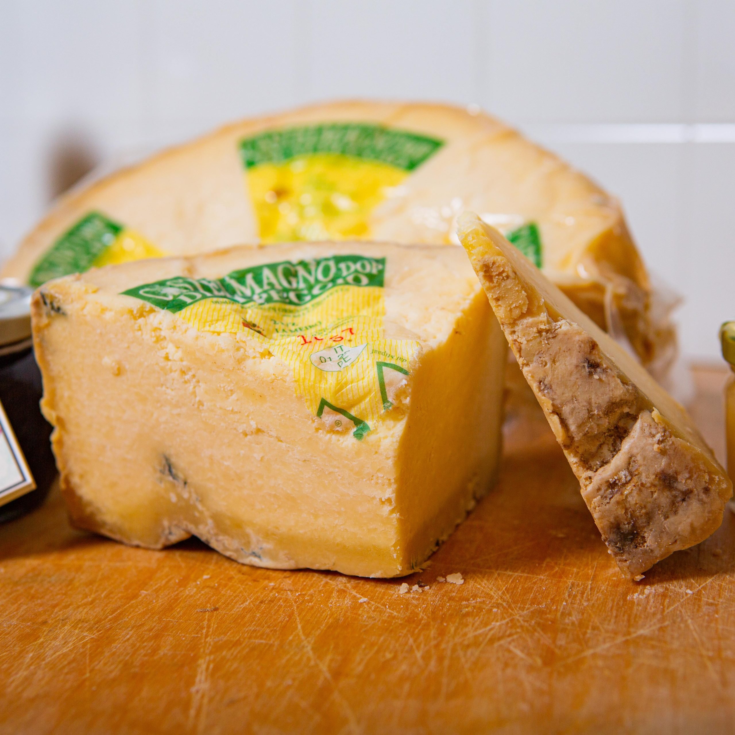 Formaggio di Latte Crudo Castelmagno d’Alpeggio DOP - Amedeo 300gr - immagine 2